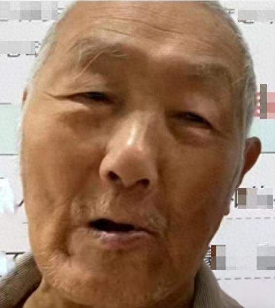 走失者照片 合肥市寻人：八旬老人走失，穿灰色短...