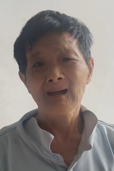 走失者照片 六安市寻亲：六旬老太被救助，穿灰白...