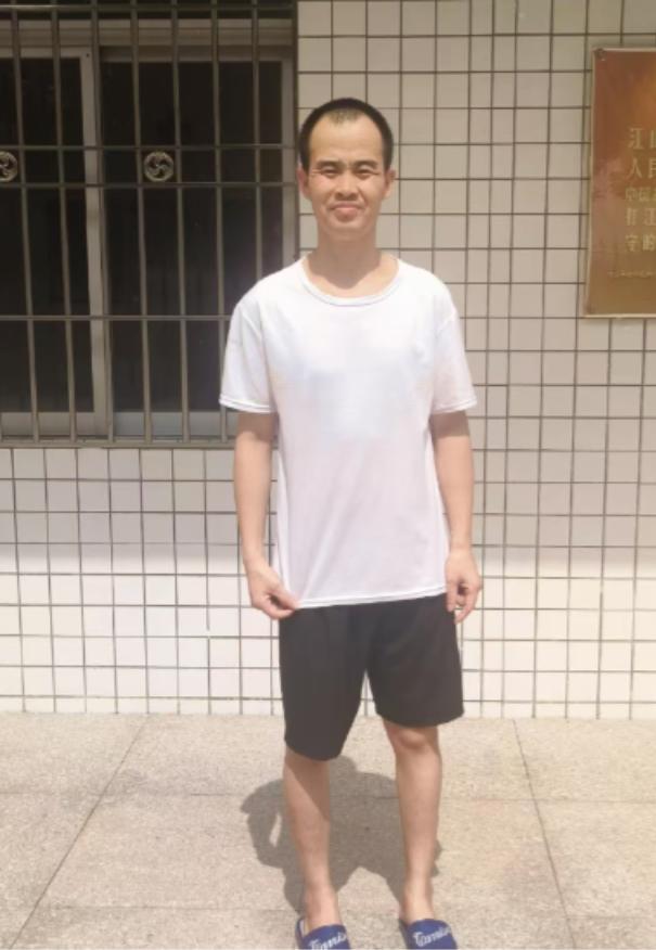 走失者照片 云浮市寻亲：中年男子被救助，言语残...