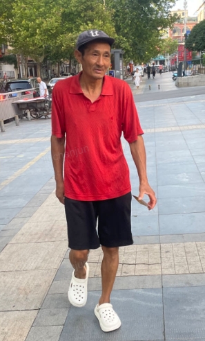 走失者照片 郑州市寻人：六旬老人走失，患精神障...