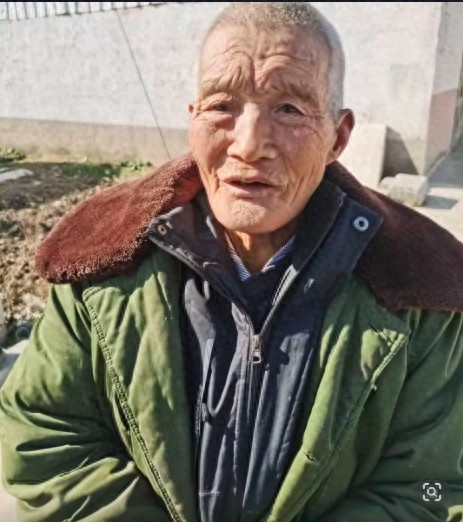 走失者照片 驻马店市寻人：七旬老人走失，穿迷彩...