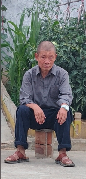 走失者照片 宝鸡市寻人：六旬老人走失，穿灰色长...