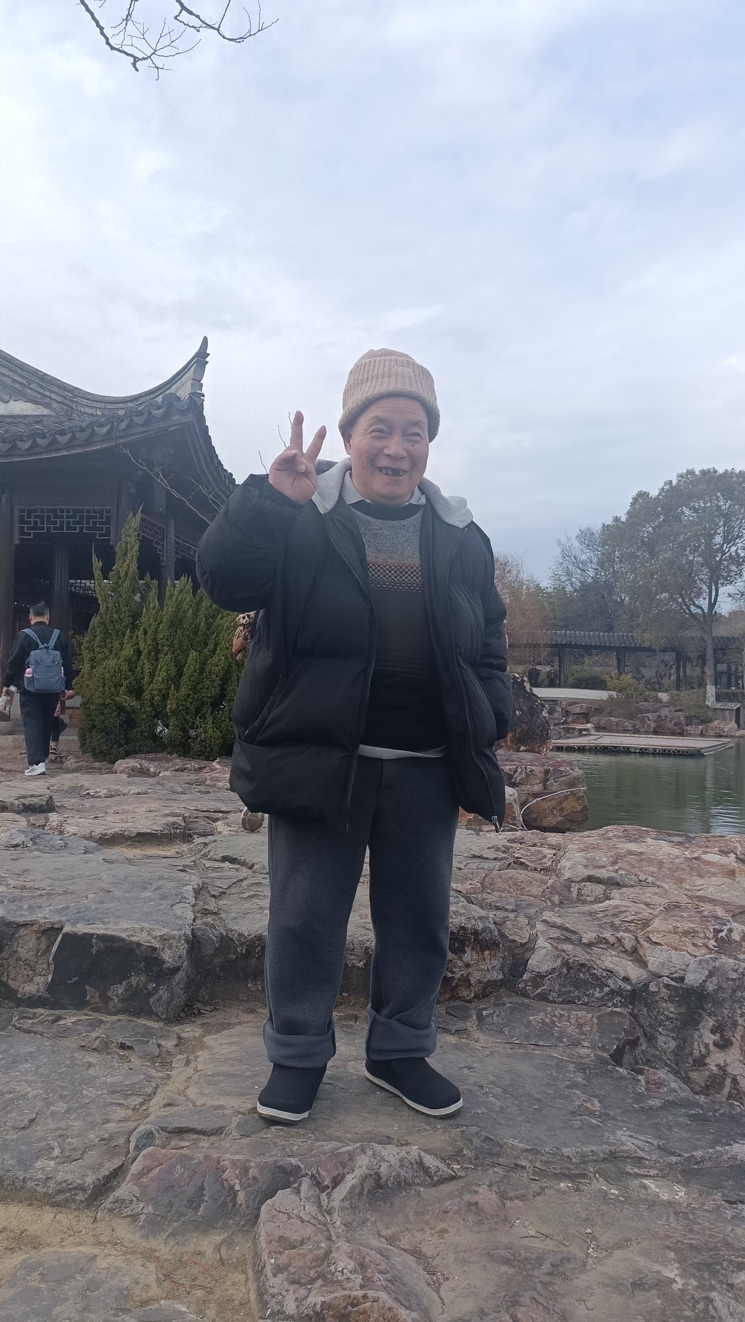 走失者照片 南宁市横州市寻人：七旬老人走失，穿...
