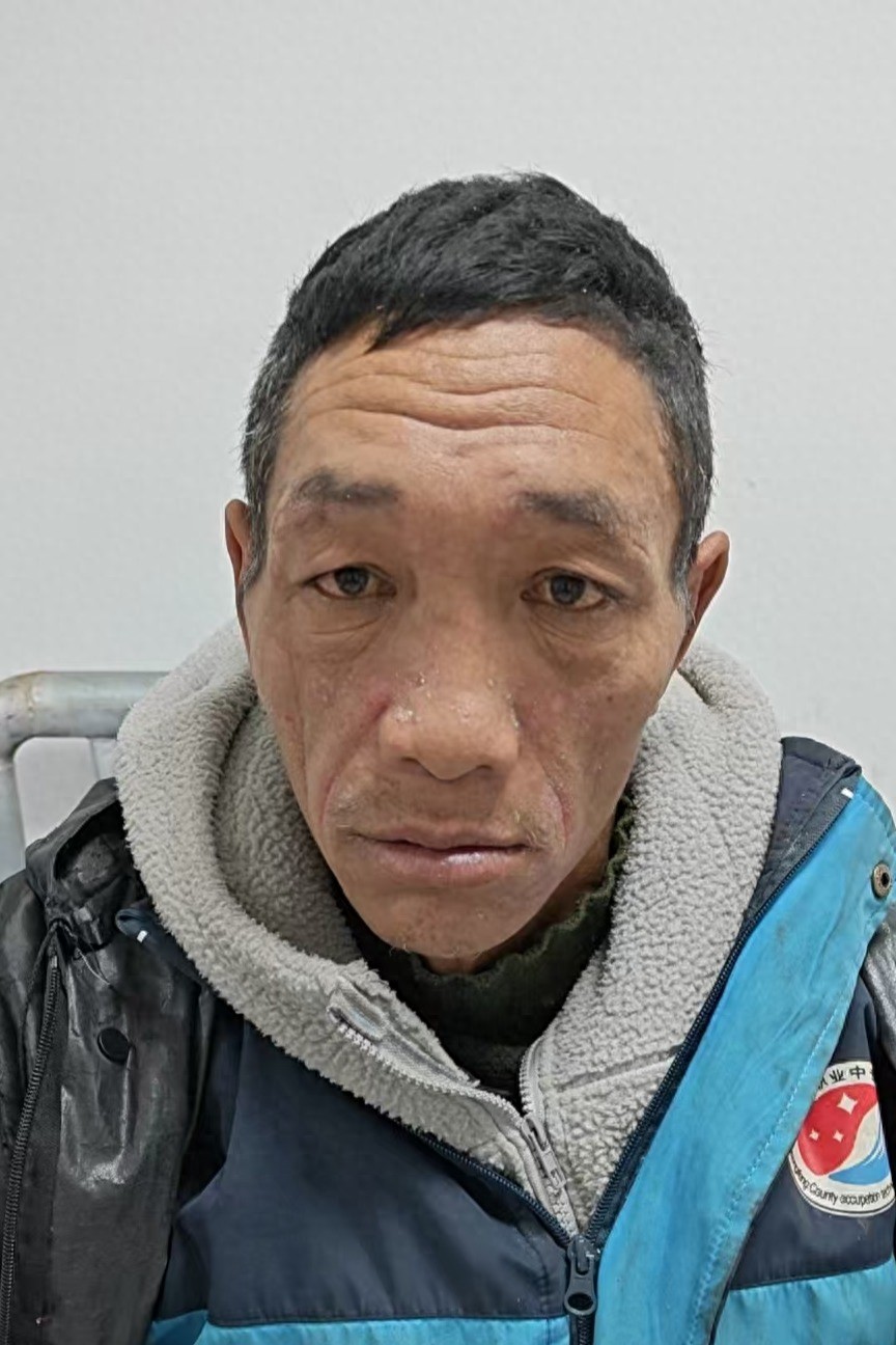 走失者照片 永州市寻亲：六旬老人被救助，穿白色...