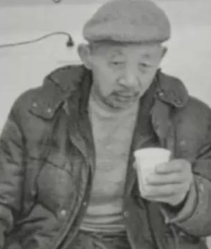 走失者照片 孝感市寻人：七旬老人走失，穿白色衬...