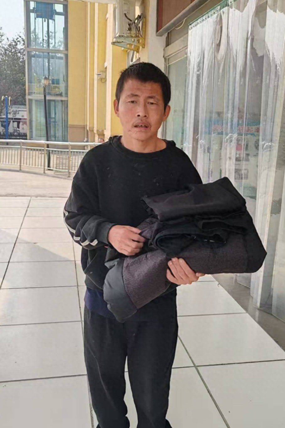 走失者照片 新乡市寻亲：青年男子被救助，自述叫...