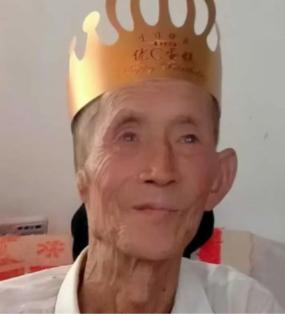 走失者照片 酒泉市寻人：七旬老人走失，骑红色电...