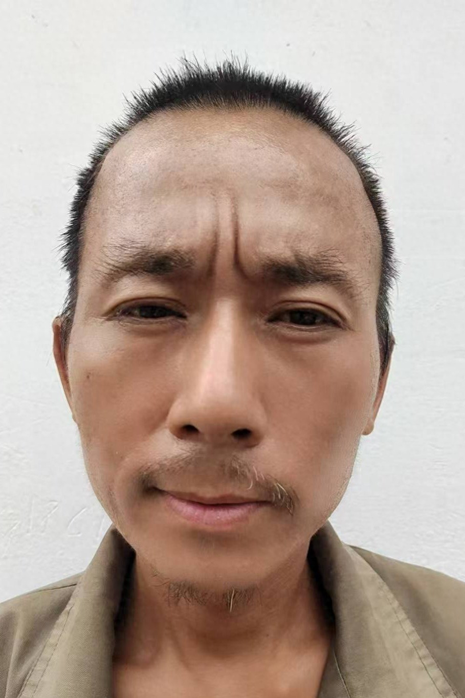 走失者照片 洛阳市寻亲：中年男子被救助，自述叫...