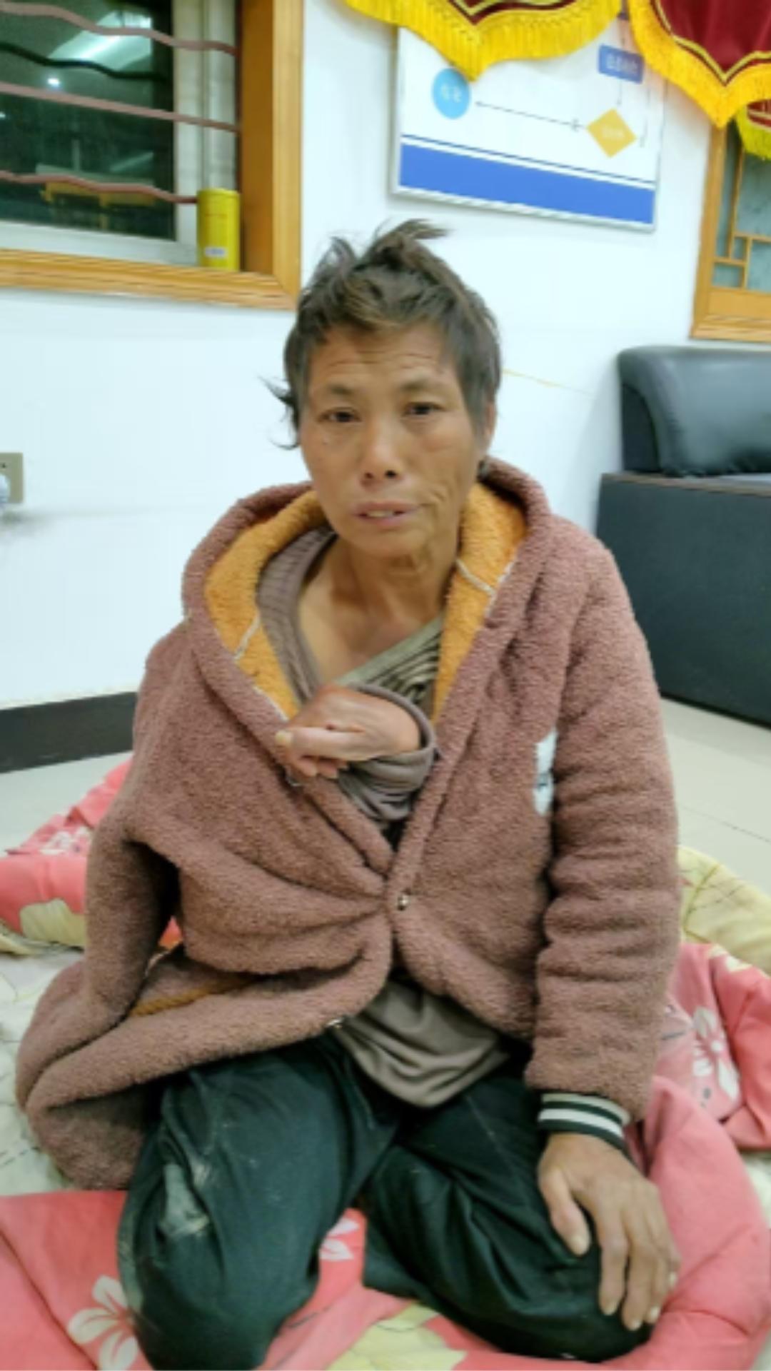 走失者照片 周口市寻亲：五旬女子被救助，肢体残...