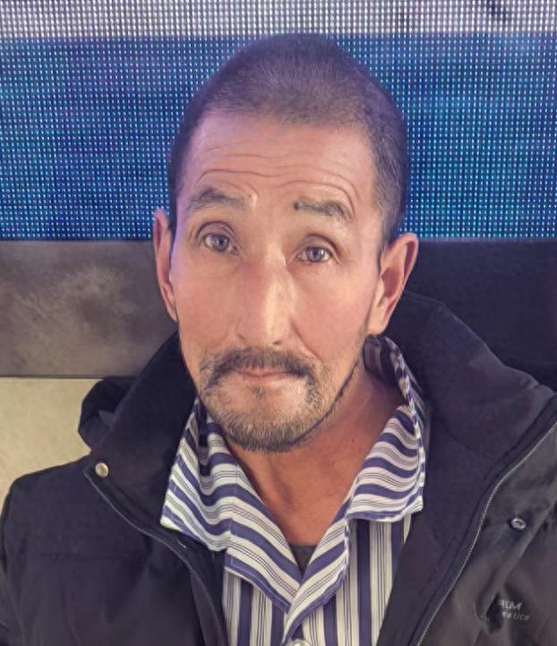 走失者照片 包头市寻亲：五旬男子被救助，自写名...