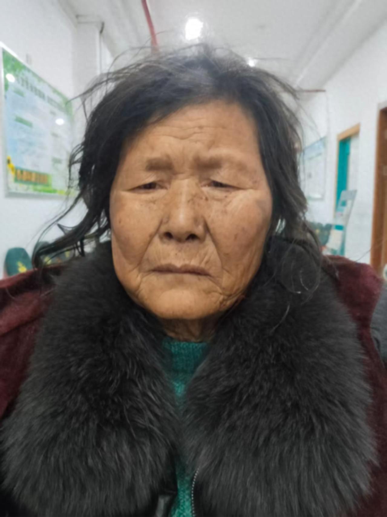 走失者照片 武汉市寻亲：七旬老太被救助，高1米...