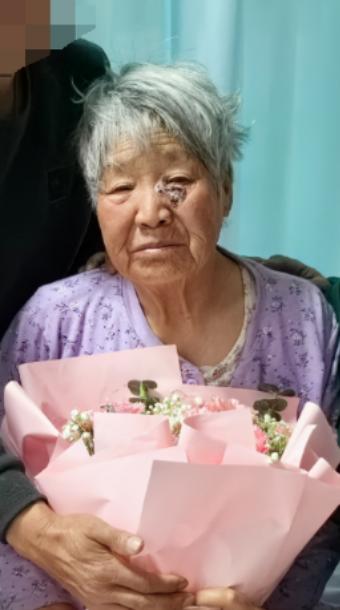 走失者照片 乌兰察布市寻人：七旬老太走失，穿绿...