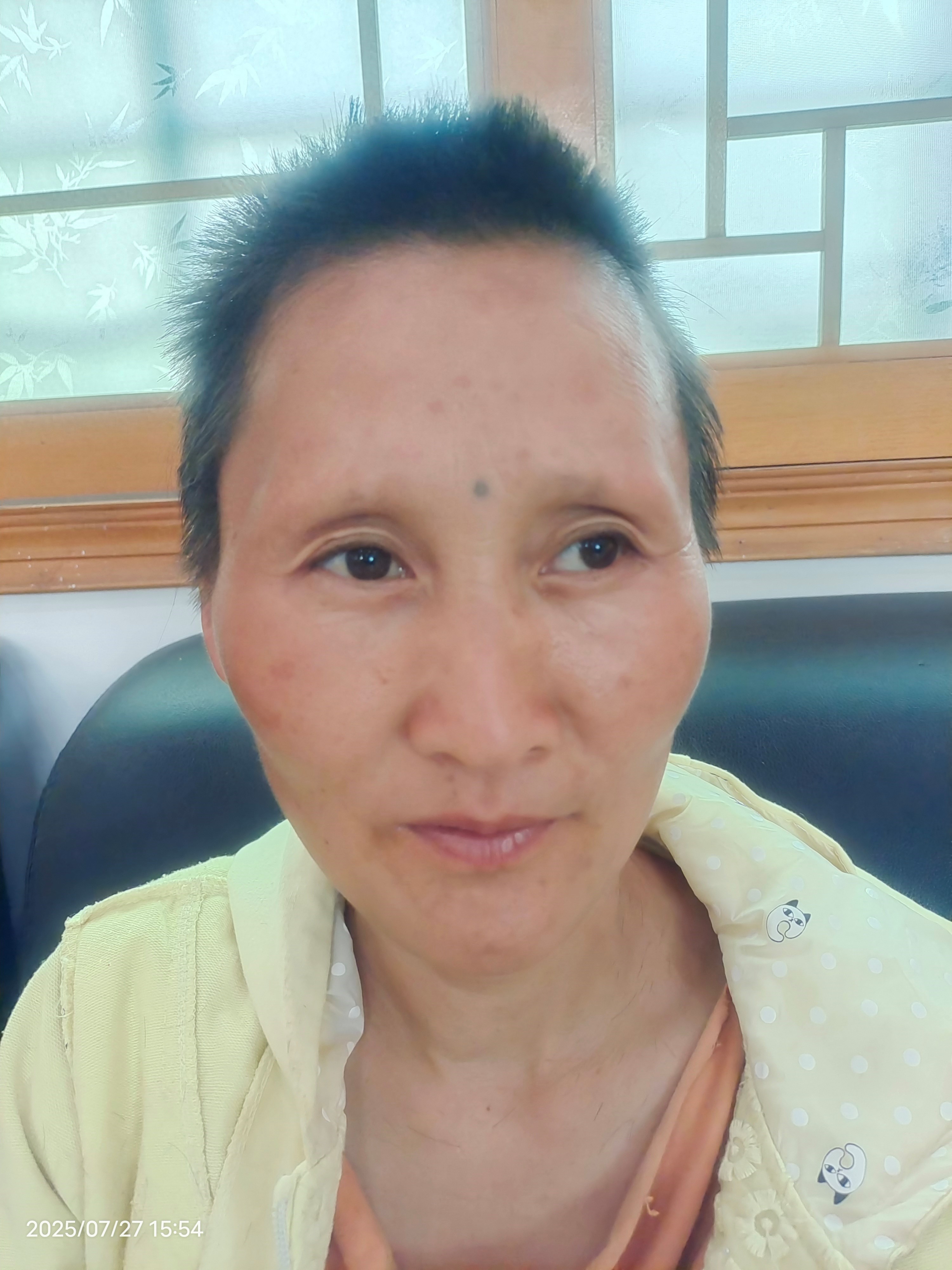 走失者照片 周口市寻亲：五旬女子被救助，穿米黄...