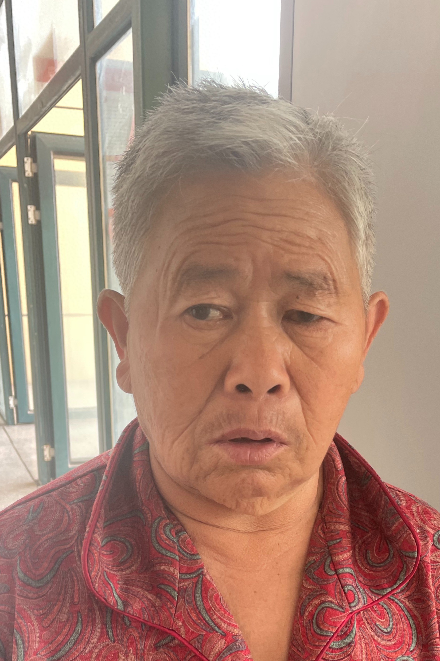 走失者照片 亳州市寻亲：七旬老太被救助，高1米...