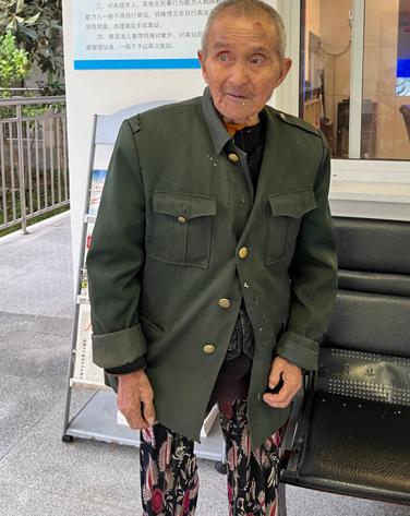走失者照片 南充市寻亲：八旬老人被救助，穿绿色...
