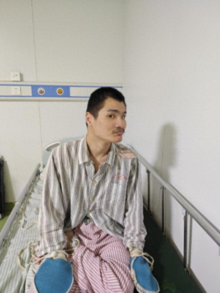 走失者照片 汕尾市寻亲：青年男子被救助，下肢残...