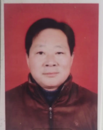 走失者照片 新乡市辉县市寻人：六旬老人走失，穿...