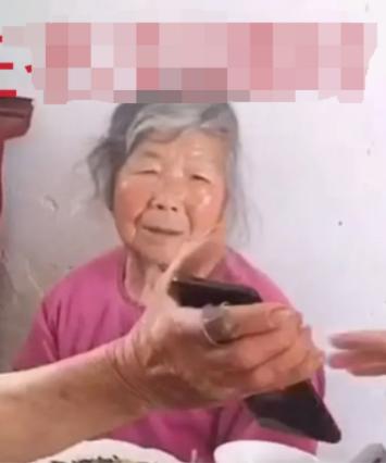 走失者照片 信阳市寻人：八旬老太走失，穿灰色褂...
