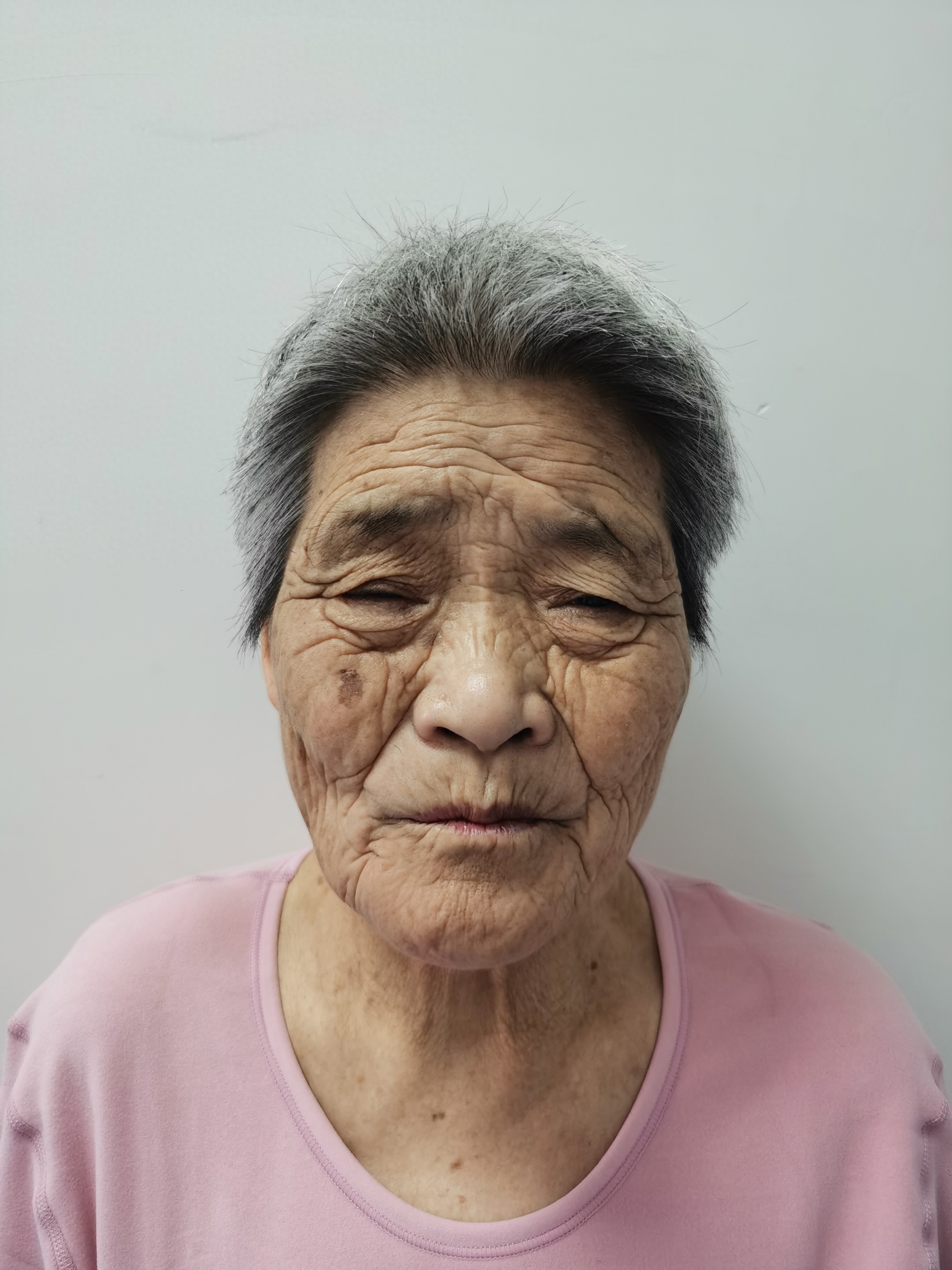走失者照片 北京市寻亲：六旬老太被救助，高1米...