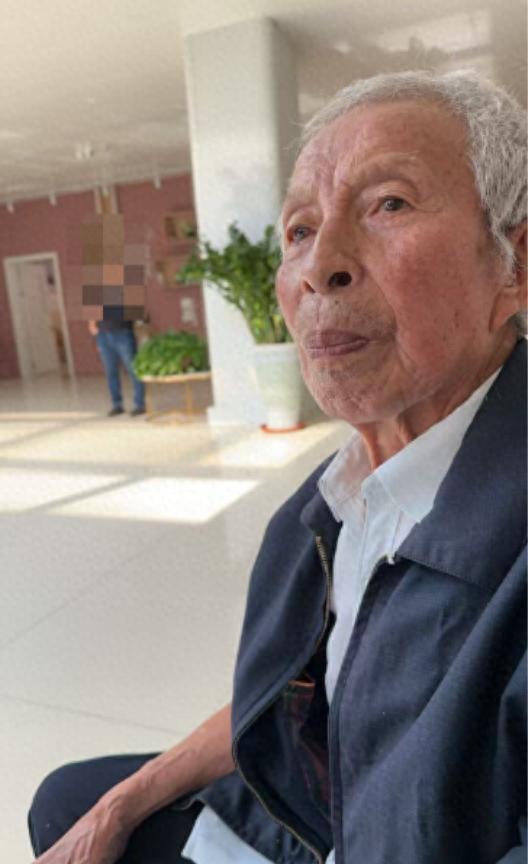 走失者照片 东营市寻人：八旬老人走失，穿深色夹...