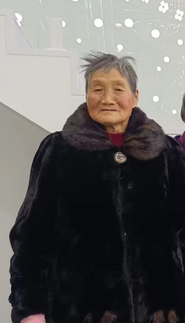 走失者照片 宿迁市寻人：八旬老太走失，穿紫色带...