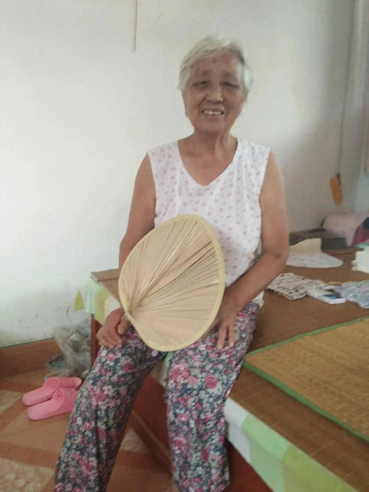 走失者照片 天津市寻人：八旬老太走失，患小脑萎...