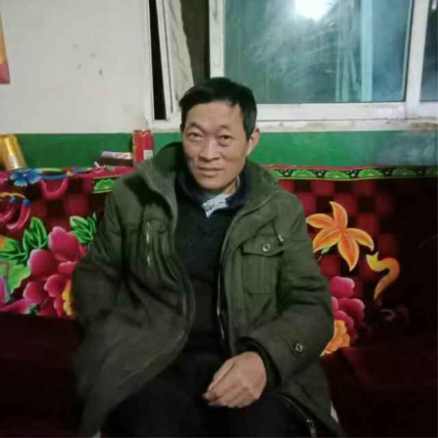 走失者照片 昭通市寻人：六旬老人走失，戴鸭舌帽...