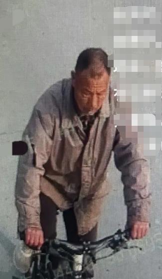 走失者照片 襄阳市寻人：六旬老人走失，穿灰色上...