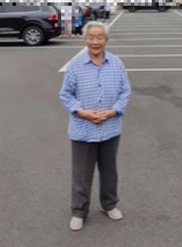 走失者照片 德阳市寻人：八旬老太走失，穿紫红色...