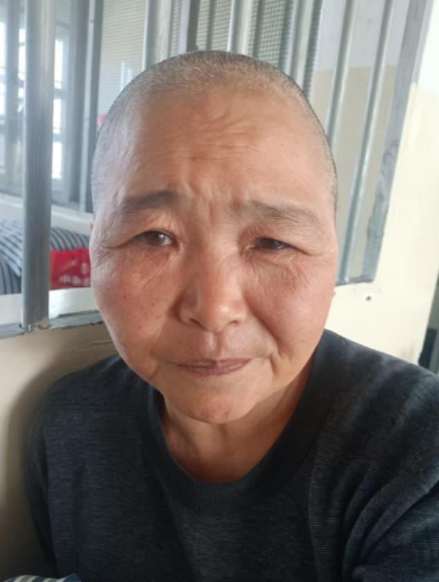 走失者照片 上饶寻亲：六旬老太被救助，自述叫官...