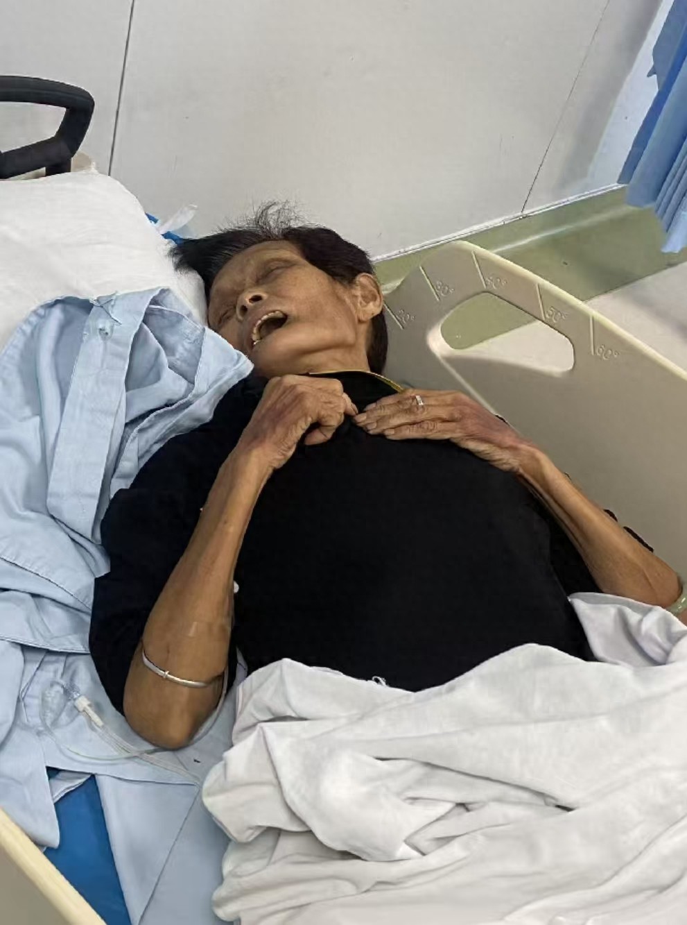 走失者照片 云浮市寻亲：七旬老太被救助，高1米...