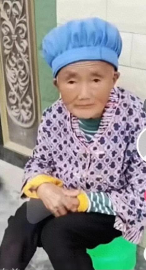 走失者照片 铜仁市寻人：八旬老太走失，高1米6...