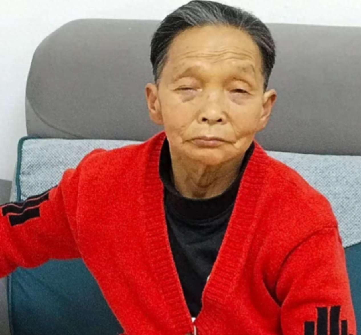 走失者照片 遂宁市寻人：八旬老太走失，穿深蓝色...