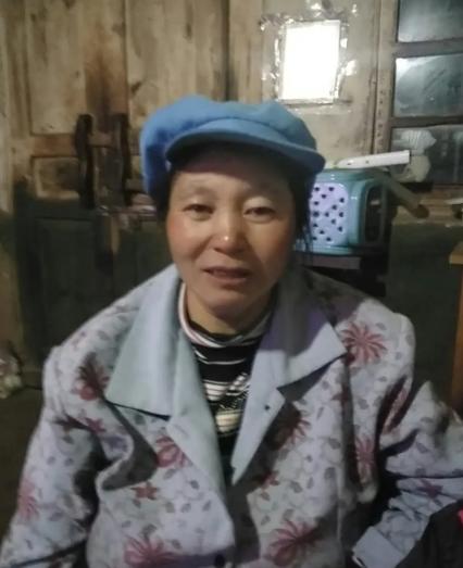 走失者照片 曲靖市寻人：六旬老太走失，患小脑萎...