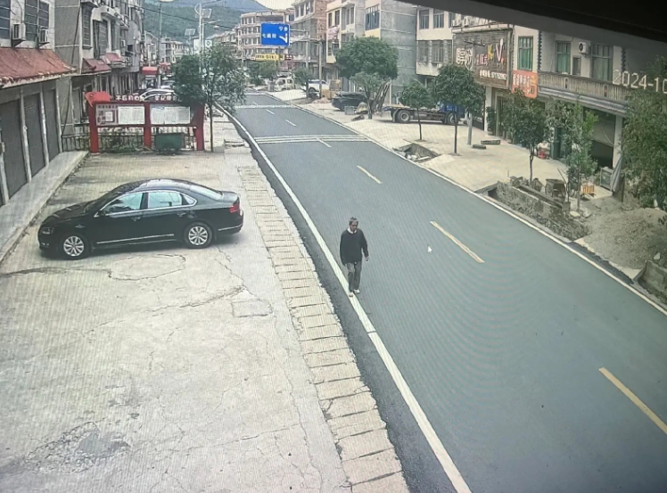 走失者照片 娄底市涟源市寻人：七旬老人走失，穿...