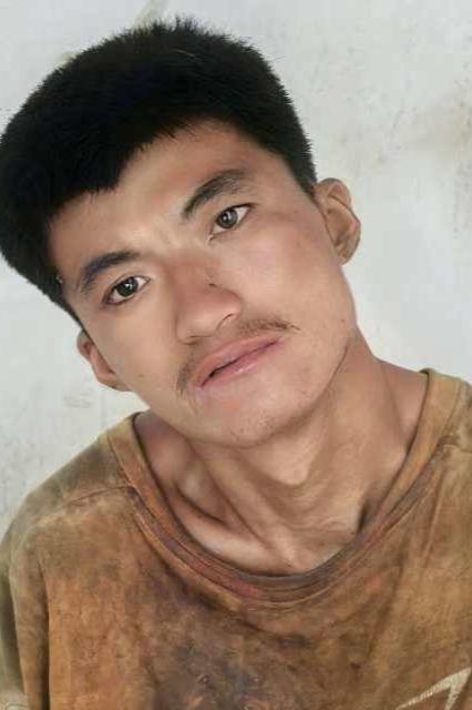 走失者照片 钦州市寻亲：中年男子被救助，穿棕色...