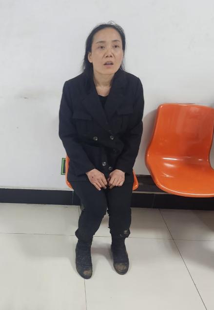 走失者照片 廊坊市寻亲：中年女子被救助，穿黑色...