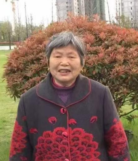走失者照片 合肥市寻人：八旬老太走失，身穿深灰...