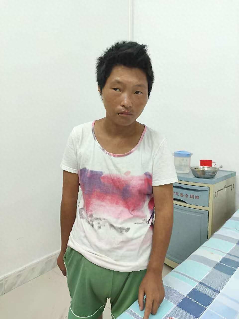 走失者照片 肇庆市寻亲：青年男子被救助，高1米...