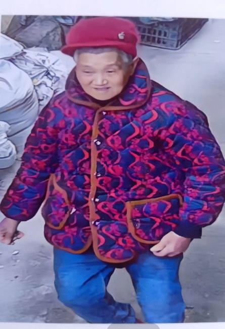 走失者照片 达州市寻人：六旬老太走失，穿红色花...