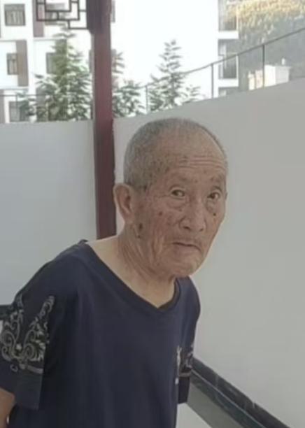 走失者照片 铜仁市寻人：八旬老人走失，戴帽子，...
