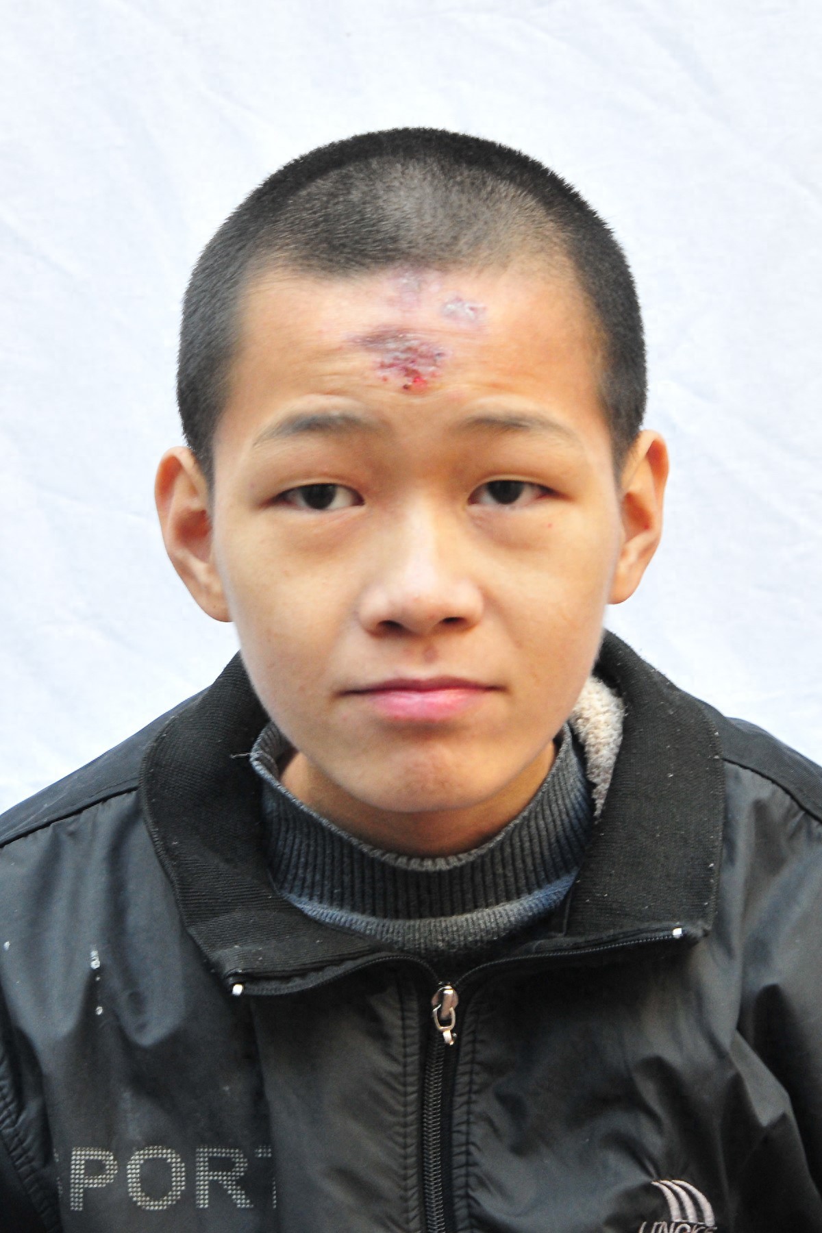走失者照片 汕头市寻亲：青年男子被救助，穿绿色...