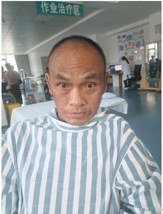 走失者照片 普洱市寻亲：中年男子被救助，穿黑色...