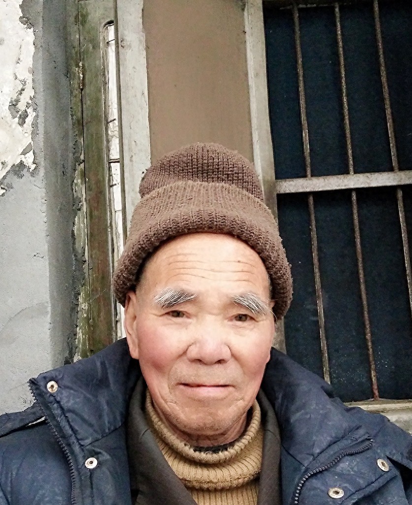 走失者照片 宁波市寻人：八旬老人走失，穿灰色衣...