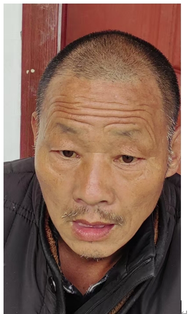 走失者照片 驻马店市寻亲：六旬老人被救助，穿灰...