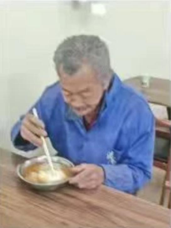 走失者照片 贵港市桂平市寻人:七旬老人走失,穿...