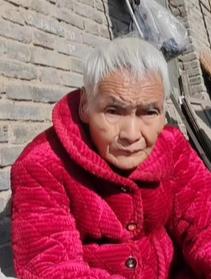 走失者照片 许昌市禹州市寻人：八旬老太走失，戴...