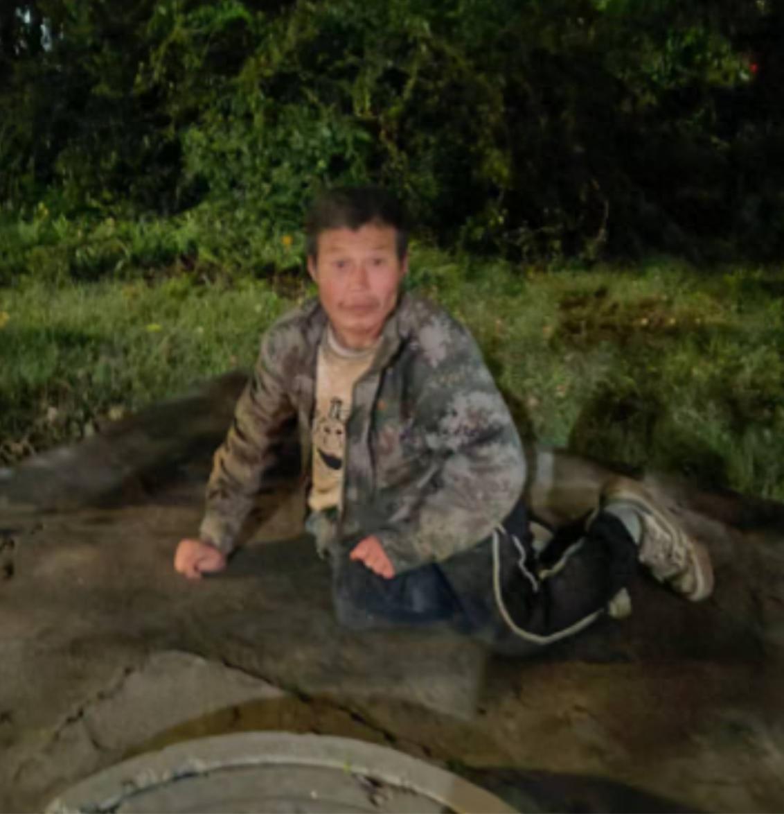 走失者照片 潍坊市寻亲：中年男子被救助，穿迷彩...