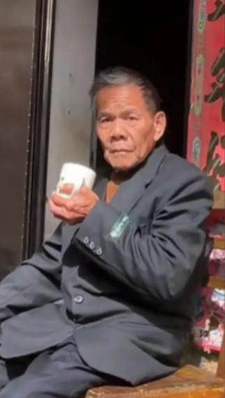 走失者照片 云浮市寻人：七旬老人走失，穿黑色衣...