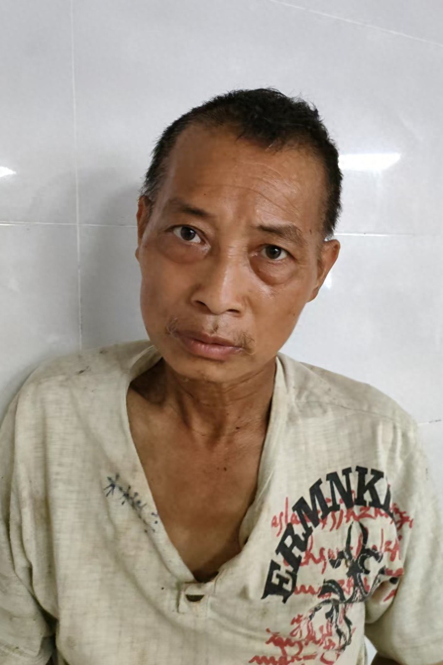 走失者照片 梧州市岑溪市寻亲：中年男子被救助，...